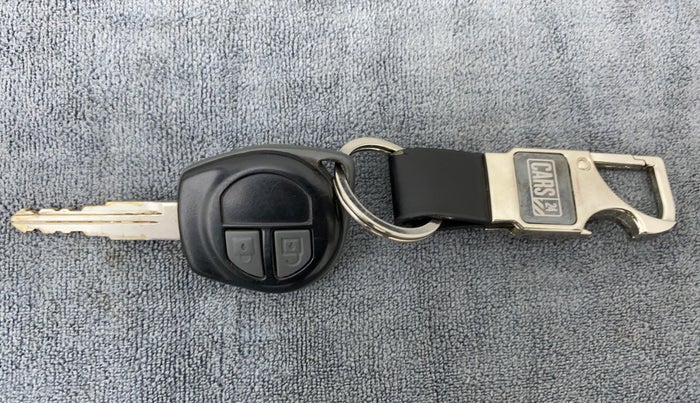 2015 Maruti Swift LDI BS IV, Diesel, Manual, 45,654 km, Key Close Up