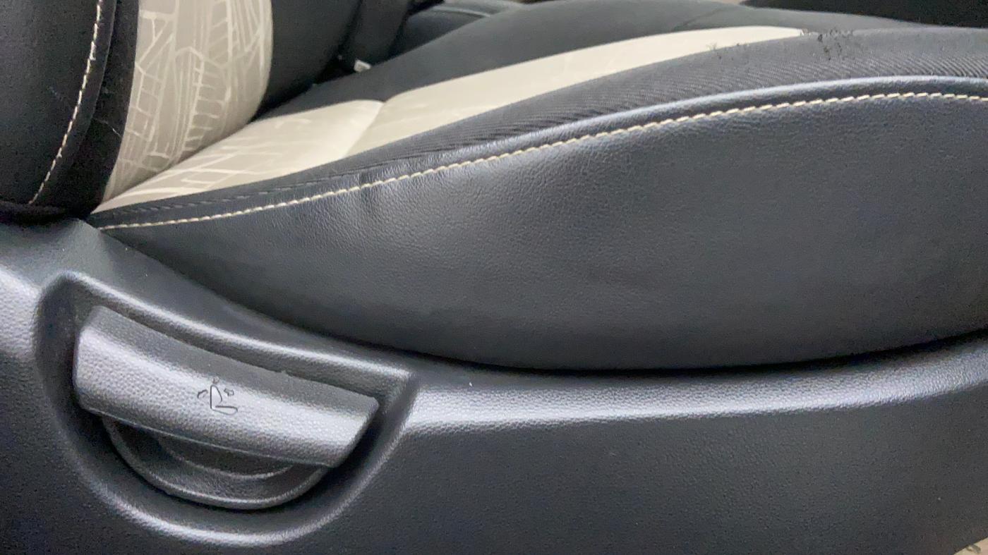 2017 Hyundai Grand i10 SPORTZ AT 1.2 KAPPA VTVT, Petrol, Automatic, 12,226 km, Driver Side Adjustment Panel
