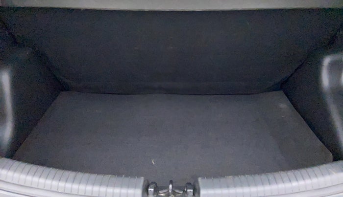 2017 Hyundai Grand i10 SPORTZ AT 1.2 KAPPA VTVT, Petrol, Automatic, 12,226 km, Boot Inside
