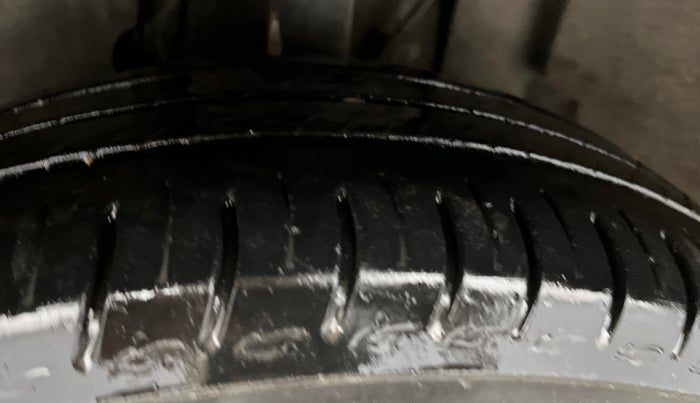 2023 Tata ALTROZ XMA Plus (S) DCT, Petrol, Automatic, 25,446 km, Left Front Tyre Tread