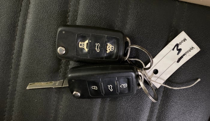 2014 Volkswagen Polo HIGHLINE1.2L, Petrol, Manual, 70,943 km, Key Close Up