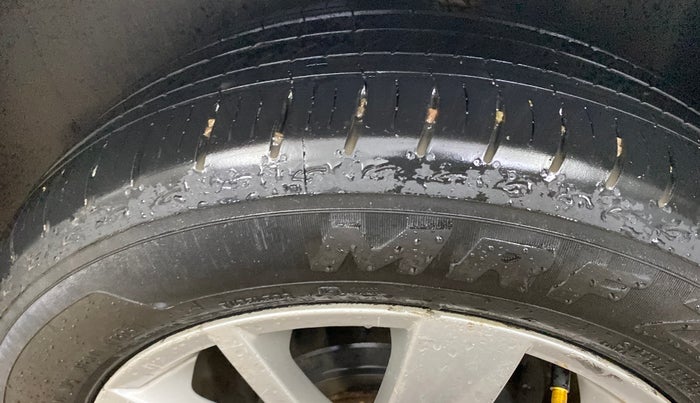 2014 Volkswagen Polo HIGHLINE1.2L, Petrol, Manual, 70,943 km, Left Rear Tyre Tread