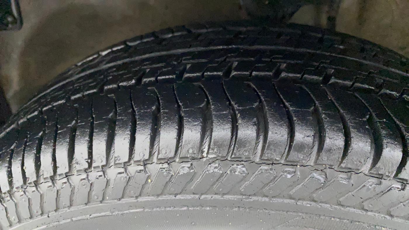 2011 Maruti Alto K10 LXI, Petrol, Manual, 16,863 km, Left Front Tyre Tread