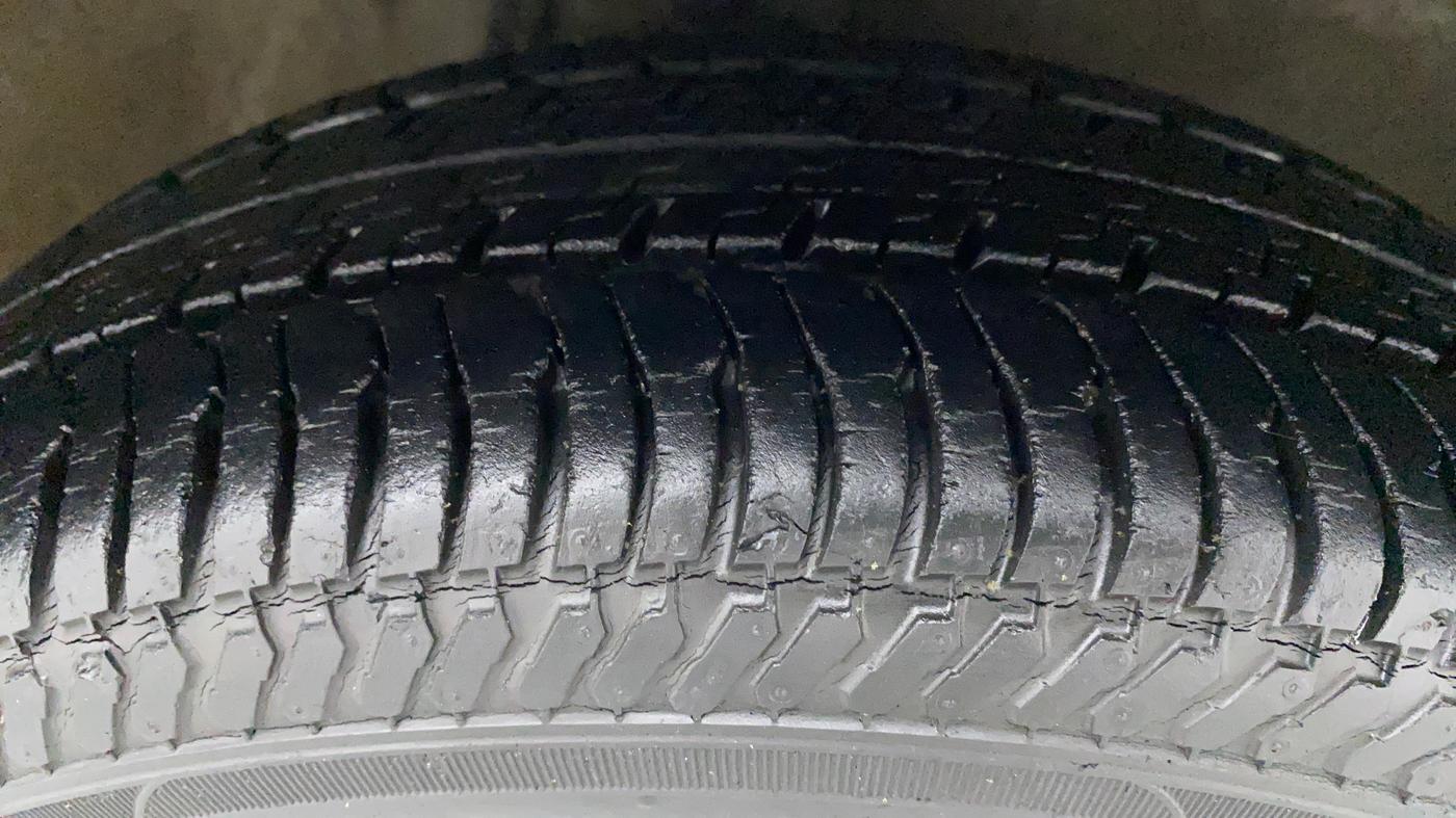 2011 Maruti Alto K10 LXI, Petrol, Manual, 16,863 km, Right Front Tyre Tread