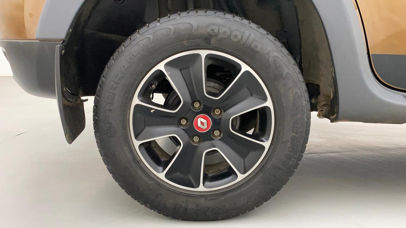 2018 Renault Duster RXS CVT, Petrol, Automatic, 31,875 km, Right Rear Wheel