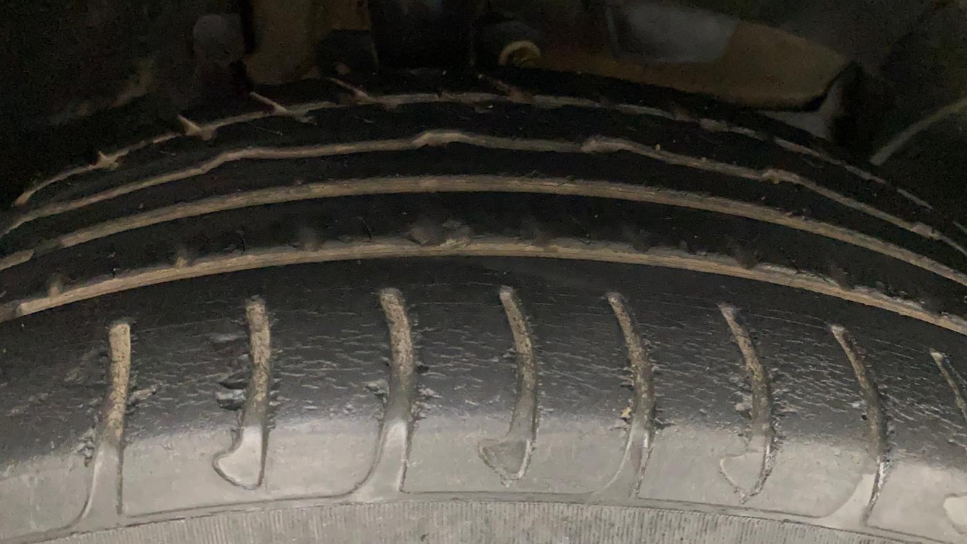 2018 Renault Duster RXS CVT, Petrol, Automatic, 31,875 km, Right Front Tyre Tread