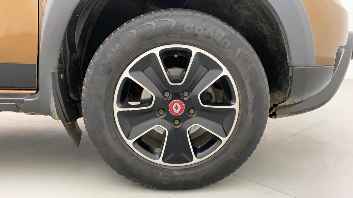 2018 Renault Duster RXS CVT, Petrol, Automatic, 31,875 km, Right Front Wheel