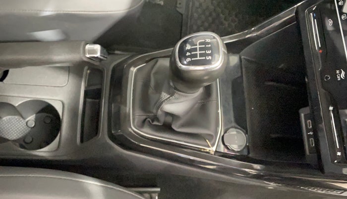 2022 Skoda KUSHAQ STYLE 1.0L TSI MT, Petrol, Manual, 33,107 km, Gear Lever