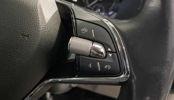 2022 Skoda KUSHAQ STYLE 1.0L TSI MT, Petrol, Manual, 33,107 km, Adaptive Cruise Control