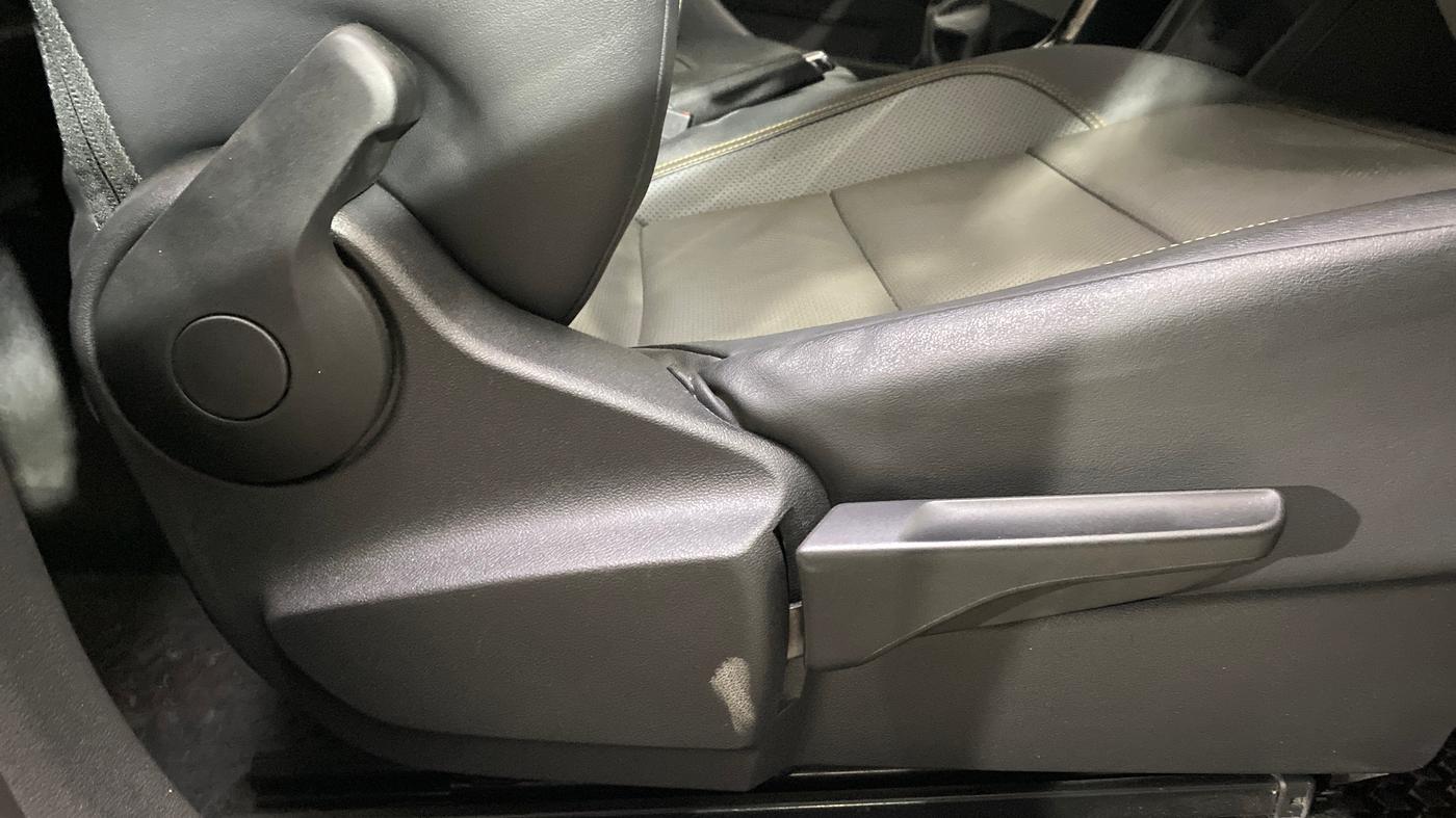 2022 Skoda KUSHAQ STYLE 1.0L TSI MT, Petrol, Manual, 33,107 km, Driver Side Adjustment Panel