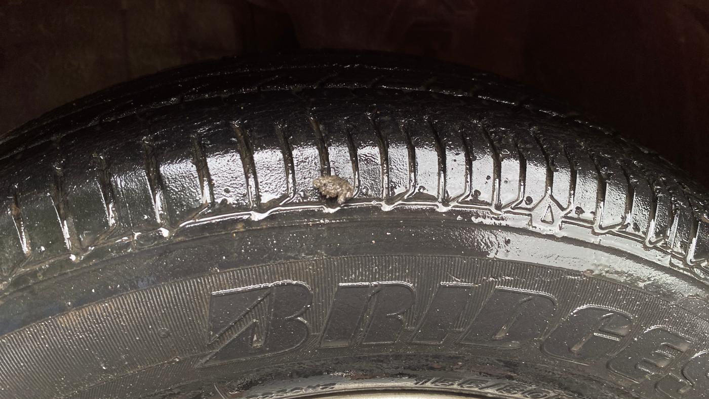 2013 Hyundai i10 SPORTZ 1.2, Petrol, Manual, 29,491 km, Left Front Tyre Tread