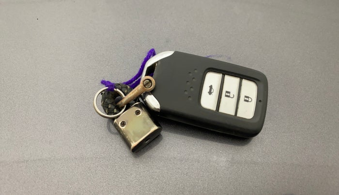 2017 Honda City 1.5L I-VTEC VX CVT, Petrol, Automatic, 1,20,032 km, Key Close Up