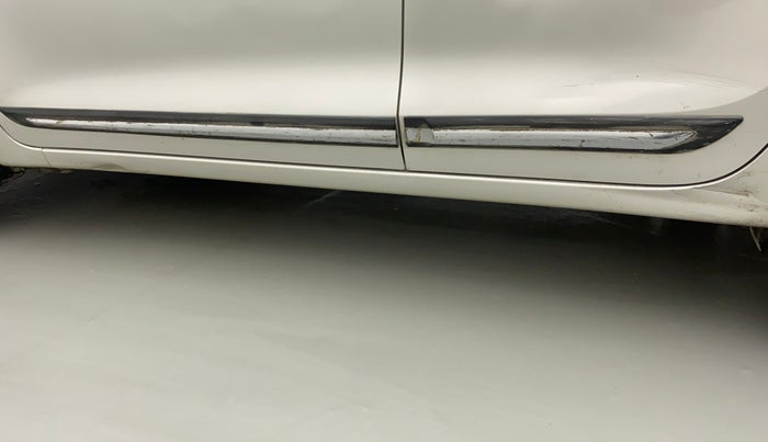 2018 Maruti Swift ZXI, Petrol, Manual, 30,652 km, Left running board - Slightly dented