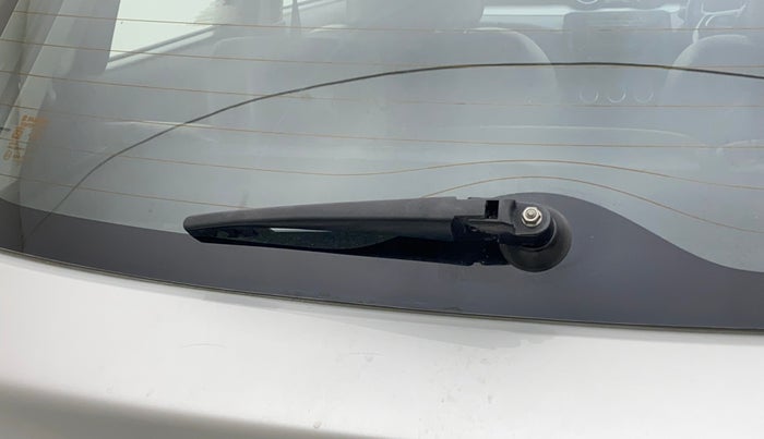 2018 Maruti Swift ZXI, Petrol, Manual, 30,652 km, Rear windshield - Wiper arm not available