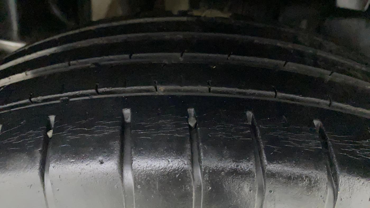 2018 Maruti Swift ZXI, Petrol, Manual, 30,652 km, Right Rear Tyre Tread