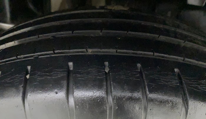 2018 Maruti Swift ZXI, Petrol, Manual, 30,652 km, Right Rear Tyre Tread