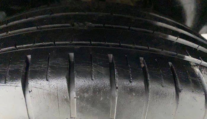 2018 Maruti Swift ZXI, Petrol, Manual, 30,652 km, Left Rear Tyre Tread