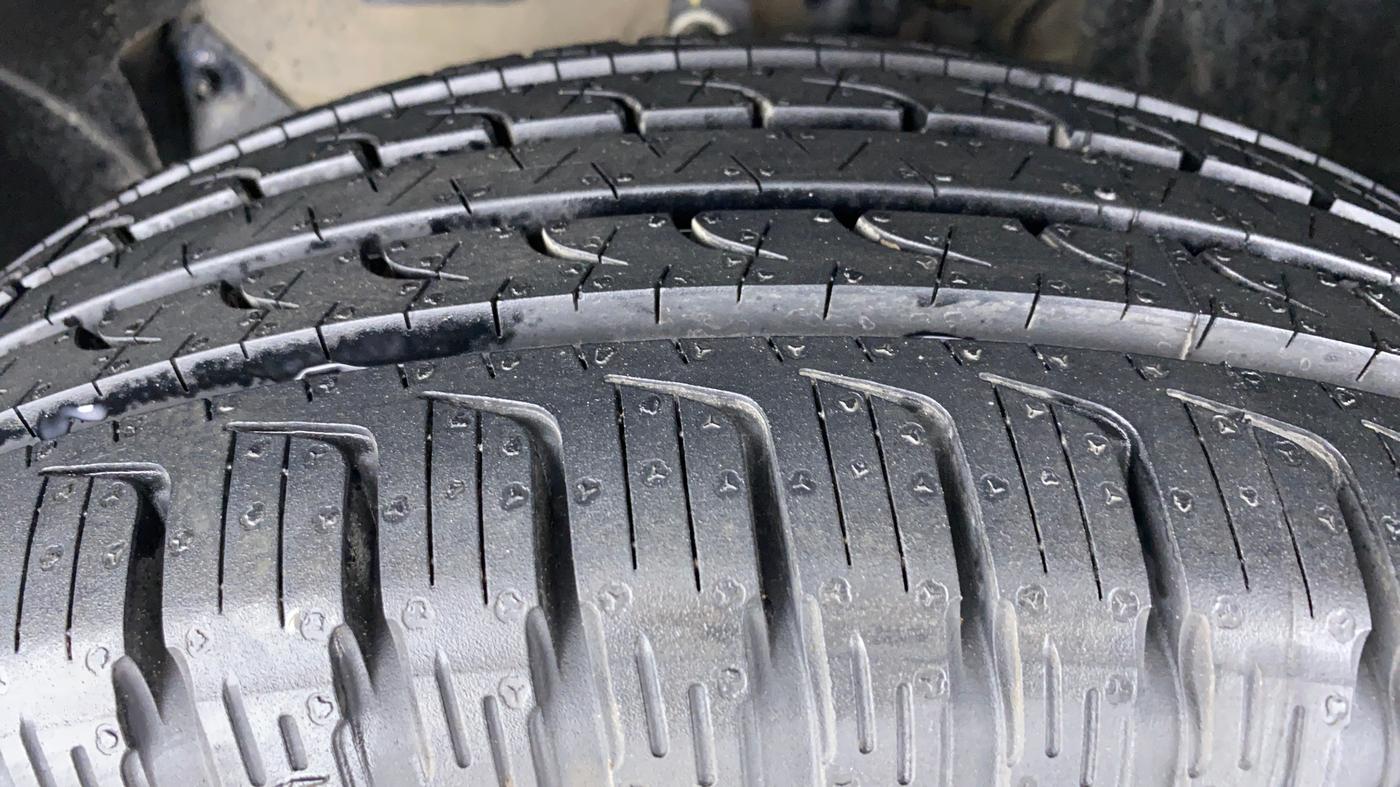 2015 Nissan Terrano XL OPT 85 PS, Diesel, Manual, 57,460 km, Left Front Tyre Tread