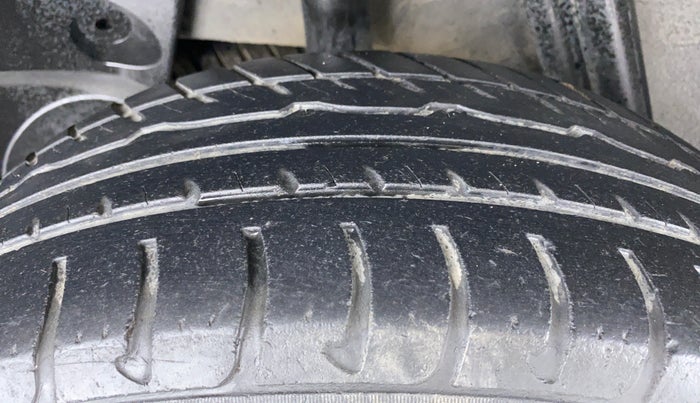 2015 Nissan Terrano XL OPT 85 PS, Diesel, Manual, 57,460 km, Right Rear Tyre Tread