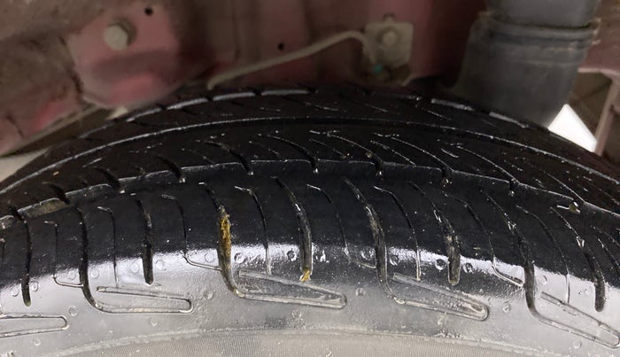 2014 Hyundai Eon D-LITE+, Petrol, Manual, 64,607 km, Left Rear Tyre Tread