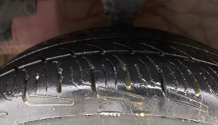2014 Hyundai Eon D-LITE+, Petrol, Manual, 64,607 km, Left Front Tyre Tread