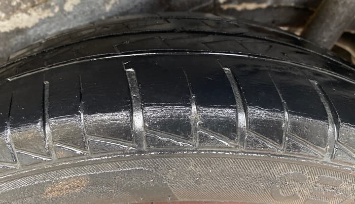 2017 Maruti Wagon R 1.0 VXI, Petrol, Manual, 66,542 km, Left Rear Tyre Tread