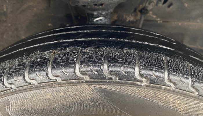 2017 Maruti Wagon R 1.0 VXI, Petrol, Manual, 66,542 km, Right Front Tyre Tread