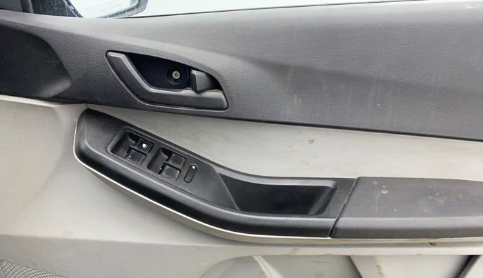 2022 Tata Tiago XM CNG, CNG, Manual, 89,816 km, Driver Side Door Panels Control