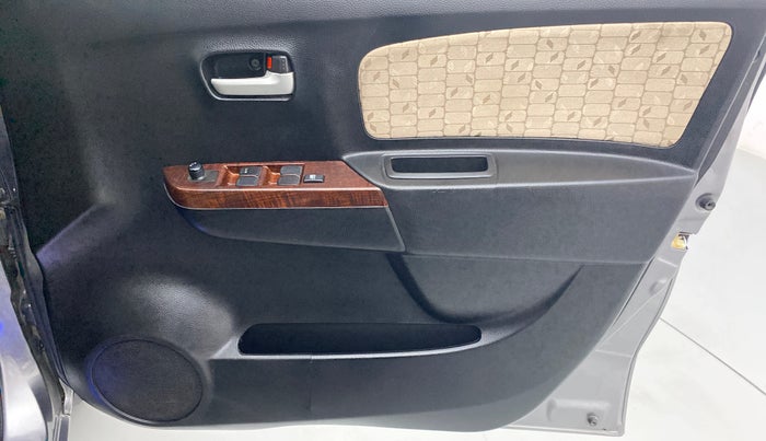 2017 Maruti Wagon R 1.0 VXI, Petrol, Manual, 13,915 km, Driver Side Door Panels Control