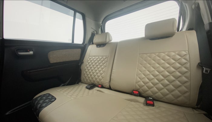 2017 Maruti Wagon R 1.0 VXI, Petrol, Manual, 13,915 km, Right Side Rear Door Cabin