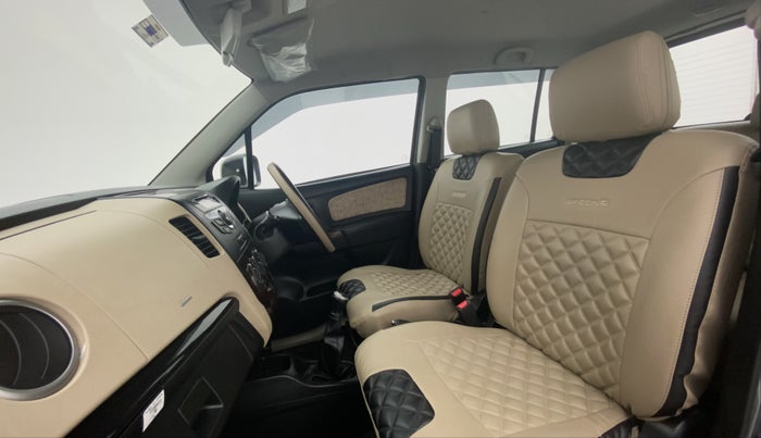 2017 Maruti Wagon R 1.0 VXI, Petrol, Manual, 13,915 km, Right Side Front Door Cabin