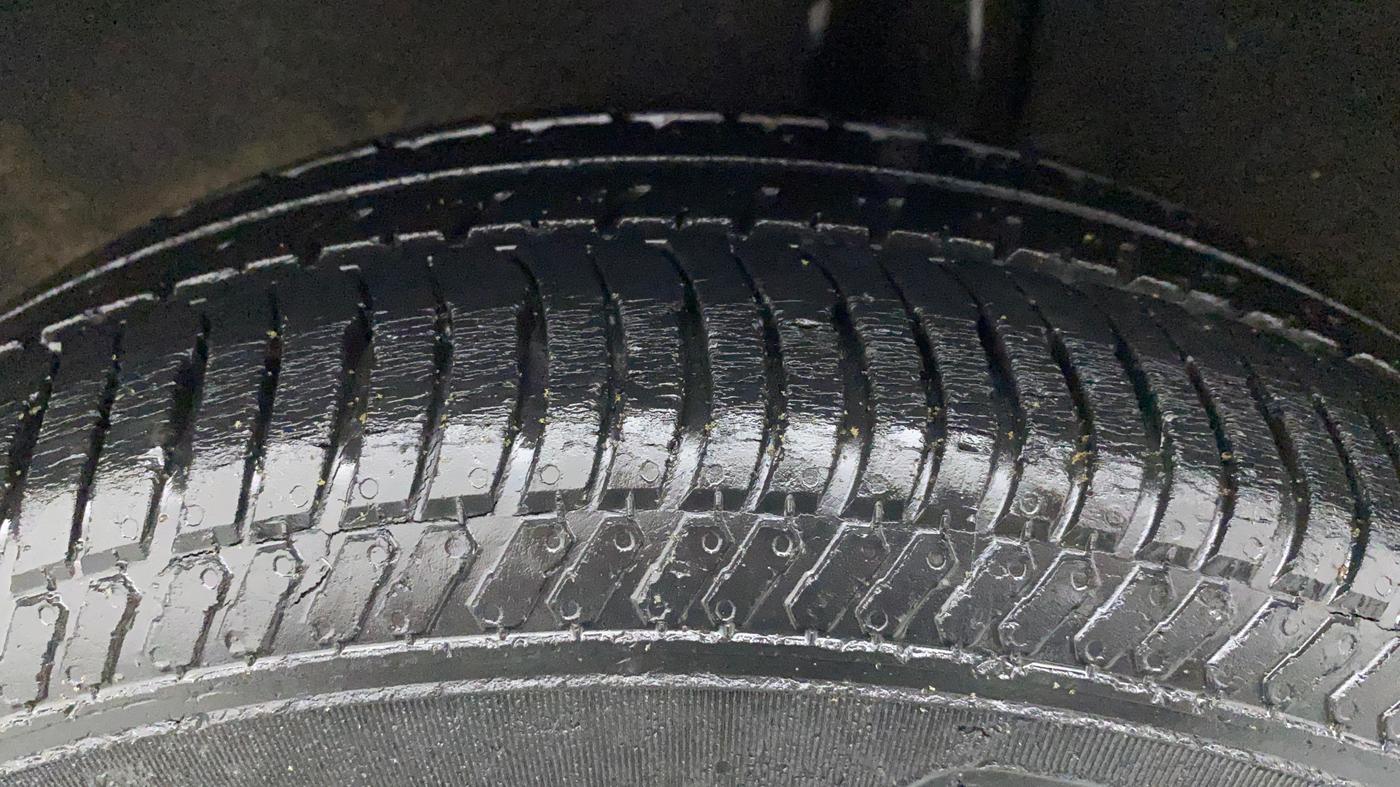 2015 Ford Ecosport TITANIUM 1.5L PETROL AT, Petrol, Automatic, 73,494 km, Left Rear Tyre Tread