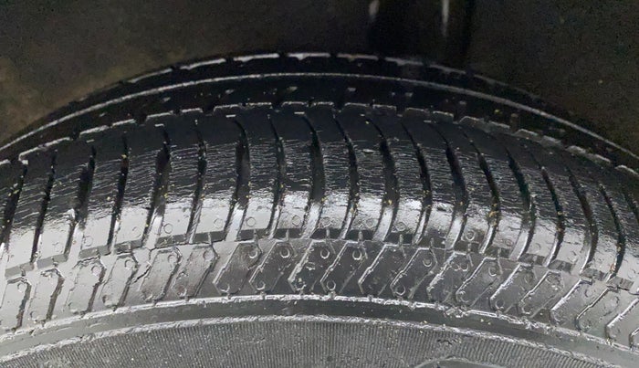 2015 Ford Ecosport TITANIUM 1.5L PETROL AT, Petrol, Automatic, 73,494 km, Left Rear Tyre Tread