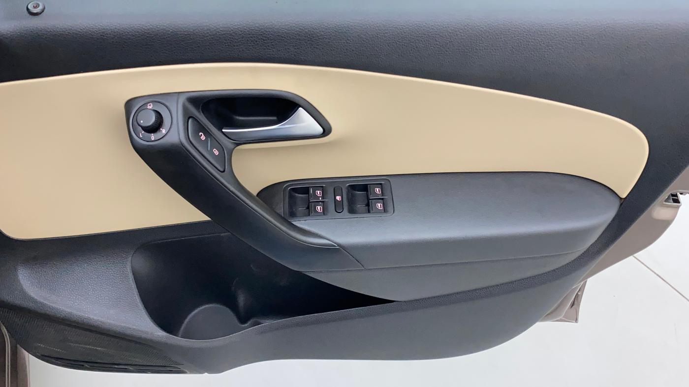 2018 Volkswagen Ameo HIGHLINE PLUS 1.5L AT 16 ALLOY, Diesel, Automatic, 1,03,735 km, Driver Side Door Panels Control