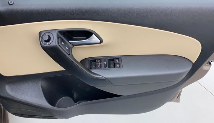 2018 Volkswagen Ameo HIGHLINE PLUS 1.5L AT 16 ALLOY, Diesel, Automatic, 1,03,735 km, Driver Side Door Panels Control