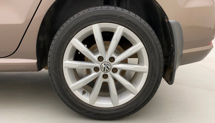 2018 Volkswagen Ameo HIGHLINE PLUS 1.5L AT 16 ALLOY, Diesel, Automatic, 1,03,735 km, Left Rear Wheel