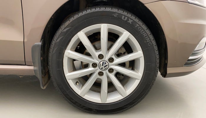 2018 Volkswagen Ameo HIGHLINE PLUS 1.5L AT 16 ALLOY, Diesel, Automatic, 1,03,735 km, Right Front Wheel
