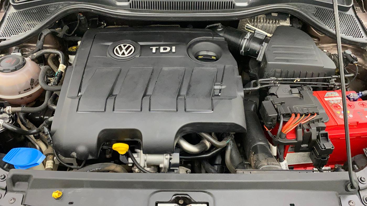 2018 Volkswagen Ameo HIGHLINE PLUS 1.5L AT 16 ALLOY, Diesel, Automatic, 1,03,735 km, Open Bonet