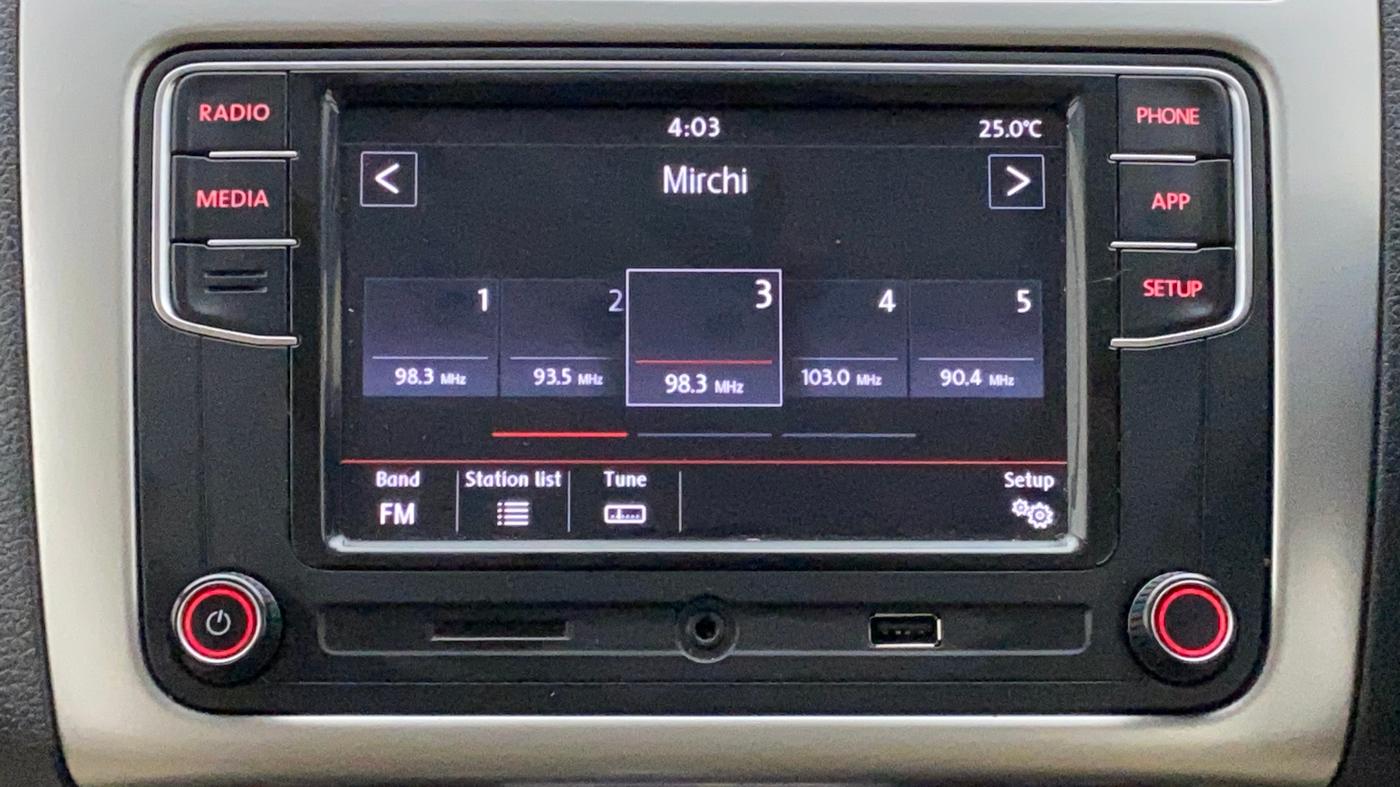 2018 Volkswagen Ameo HIGHLINE PLUS 1.5L AT 16 ALLOY, Diesel, Automatic, 1,03,735 km, Infotainment System