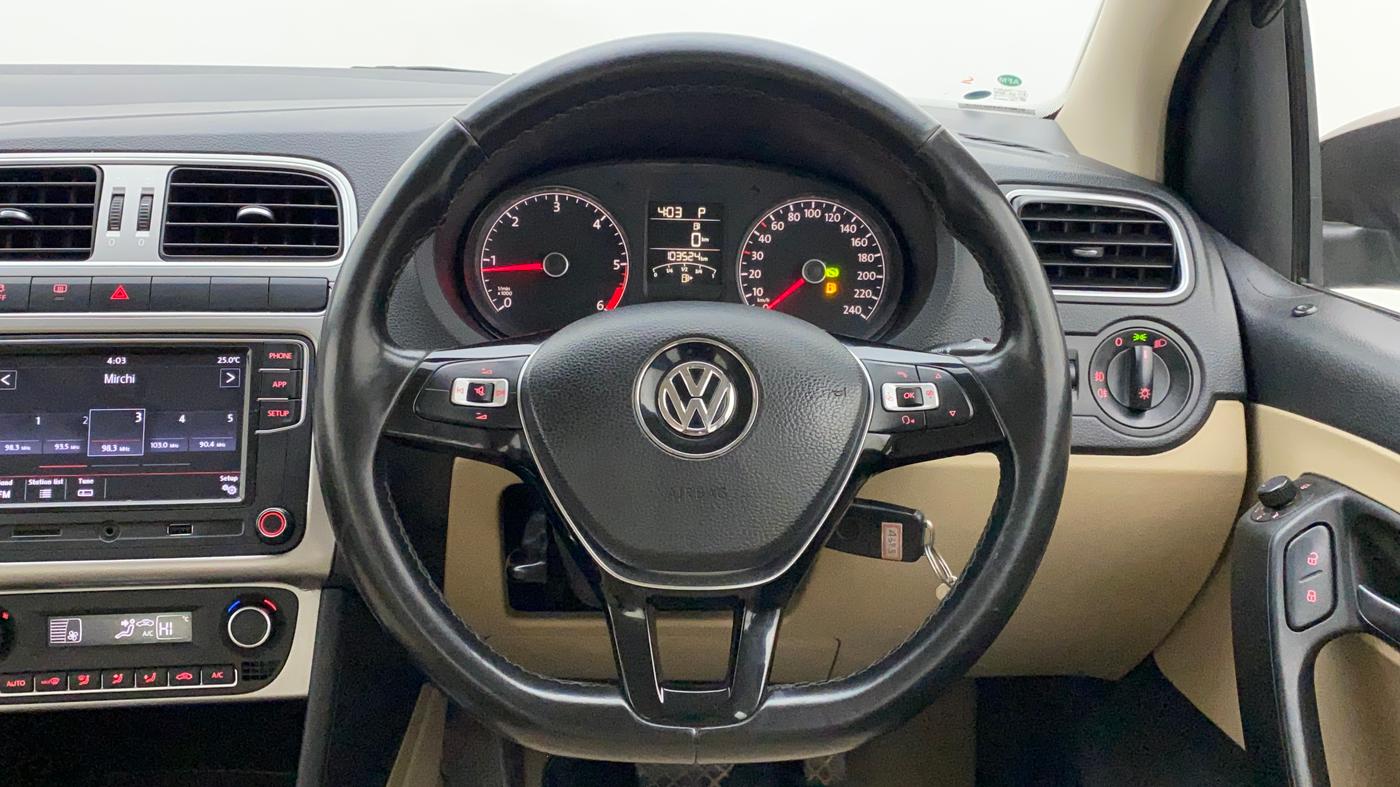 2018 Volkswagen Ameo HIGHLINE PLUS 1.5L AT 16 ALLOY, Diesel, Automatic, 1,03,735 km, Steering Wheel Close Up