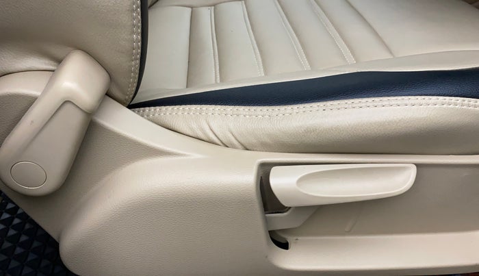 2018 Volkswagen Ameo HIGHLINE PLUS 1.5L AT 16 ALLOY, Diesel, Automatic, 1,03,735 km, Driver Side Adjustment Panel