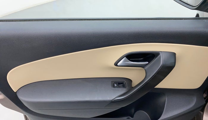 2018 Volkswagen Ameo HIGHLINE PLUS 1.5L AT 16 ALLOY, Diesel, Automatic, 1,03,735 km, Left front window switch / handle - Power window makes minor noise