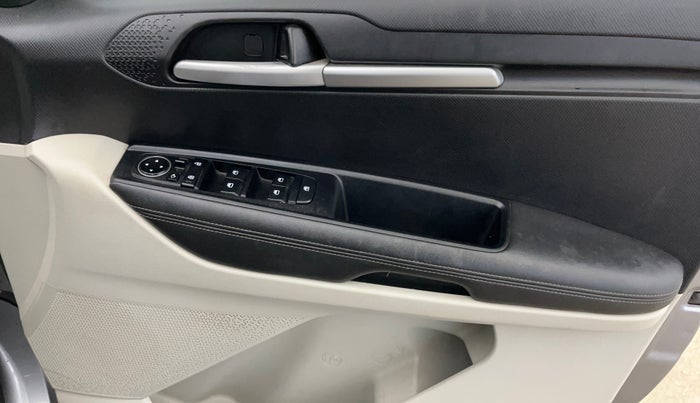 2020 KIA SONET HTX 1.0 IMT, Petrol, Manual, 40,955 km, Driver Side Door Panels Control