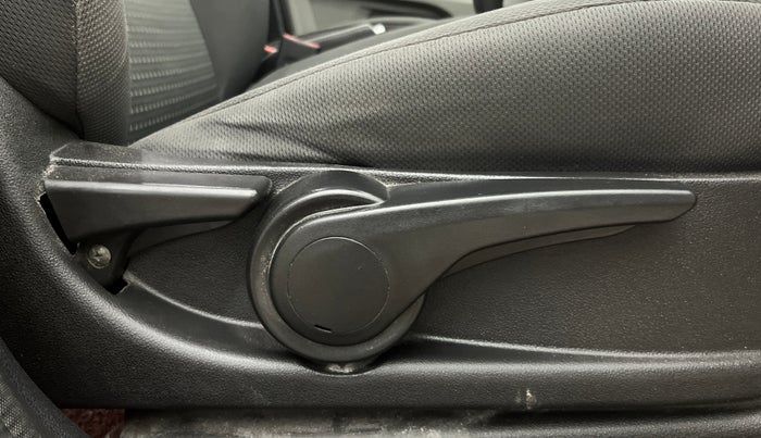 2019 Tata Tiago XZ PETROL, Petrol, Manual, 57,314 km, Driver Side Adjustment Panel