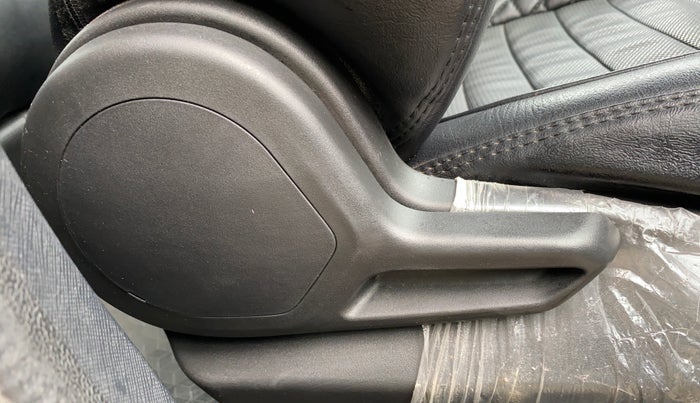 2021 Tata NEXON XM SUNROOF PETROL, Petrol, Manual, 25,819 km, Driver Side Adjustment Panel