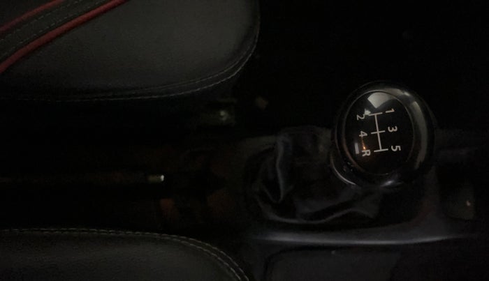 2015 Maruti Wagon R 1.0 VXI, CNG, Manual, 70,462 km, Gear Lever