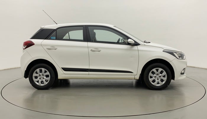 2017 Hyundai Elite i20 SPORTZ 1.2, Petrol, Manual, 37,567 km, Right Side View