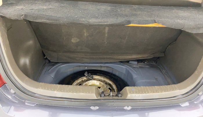 2016 Hyundai i10 MAGNA 1.1, Petrol, Manual, 83,170 km, Boot Inside