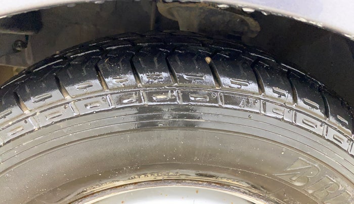 2016 Hyundai i10 MAGNA 1.1, Petrol, Manual, 83,170 km, Left Front Tyre Tread