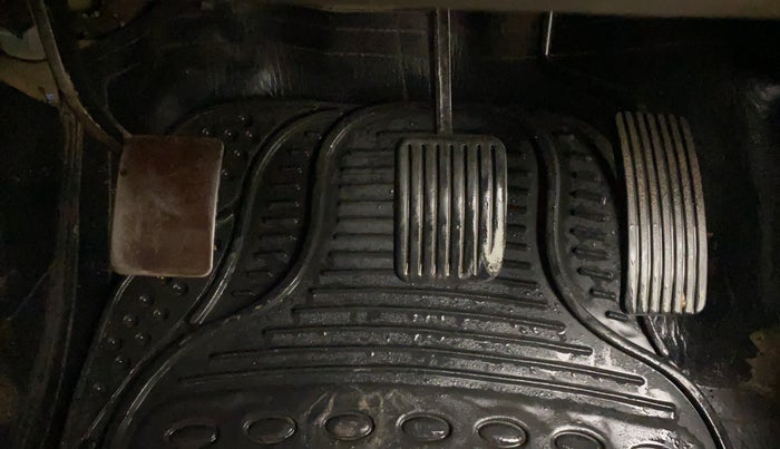 2016 Hyundai i10 MAGNA 1.1, Petrol, Manual, 83,170 km, Pedals